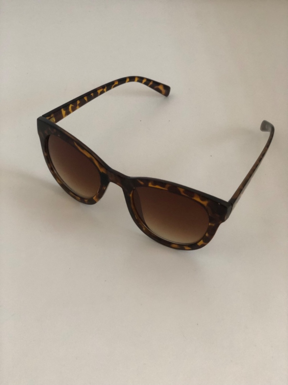Pair of glasses - Picture 2 of 5